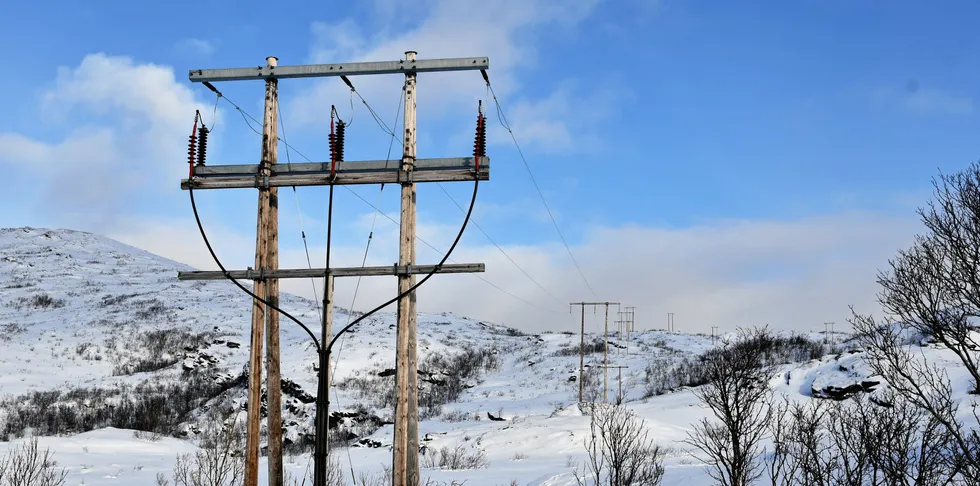 Torsdag: Nesten halvert strømpris i nord