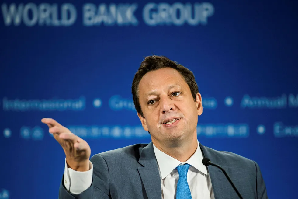 Tobias Adrian, sjef for den finansielle avdelingen til IMF, trekker frem de såkalte «ikke-bankene» som en av risikoene i det internasjonale finansielle systemet.