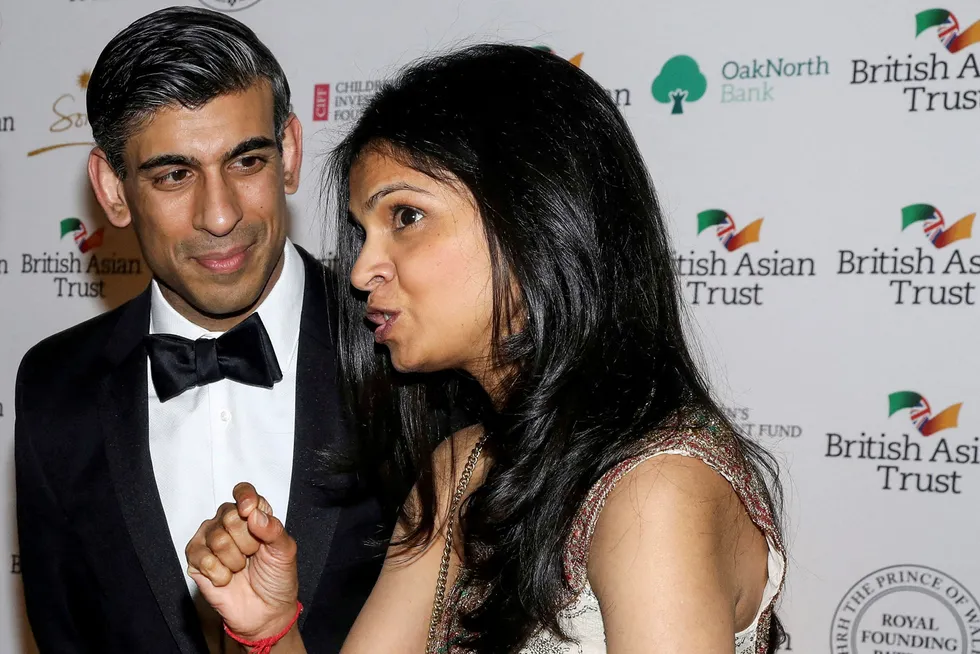 Storbritannias finansminister Rishi Sunak og ektefellen Akshata Murty under en mottagelse på British Museum i februar.