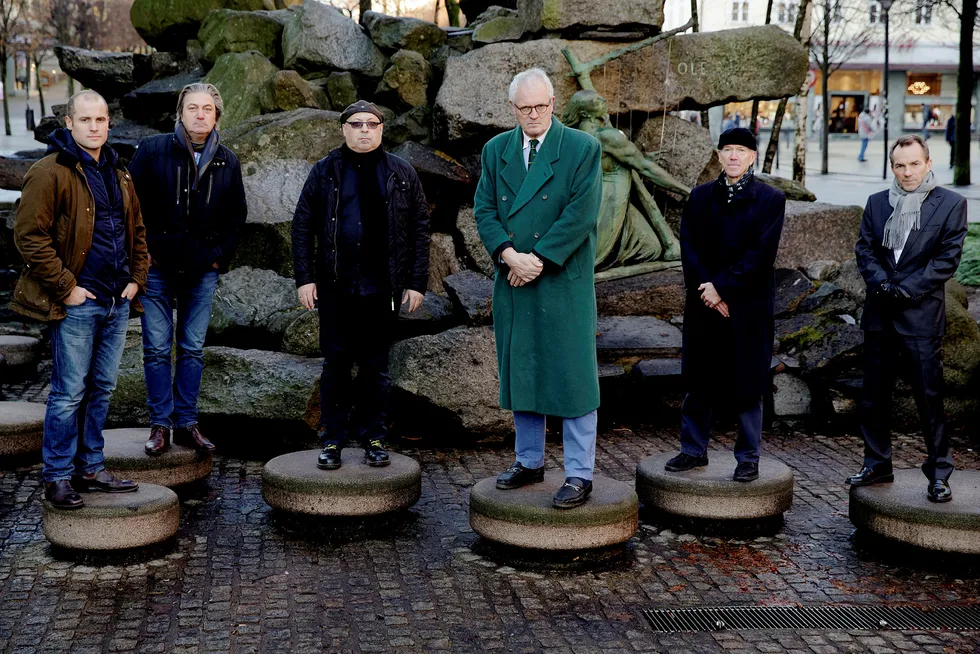 Halvparten av årets musikkjury avbildet i Bergen. Fra venstre: Nils Jørgen Selvik, Lasse Berntzen, Magne Fonn Hafskor, Thorstein Selvik, John Andersen, og Audun Hasti. Foto: Paul S. Amundsen