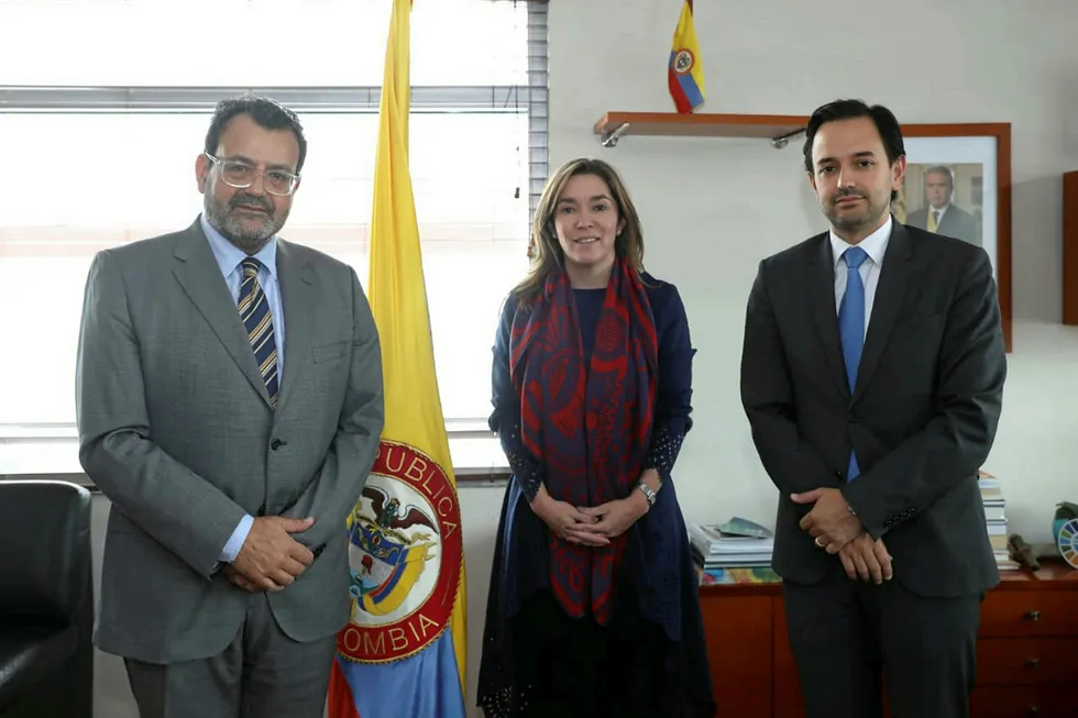 ANH: President Armando Zamora (left), Minister of Mines and Energy Maria Fernanda Suarez (centre), and Deputy Minister of Mines and Energy Diego Mesa (right)