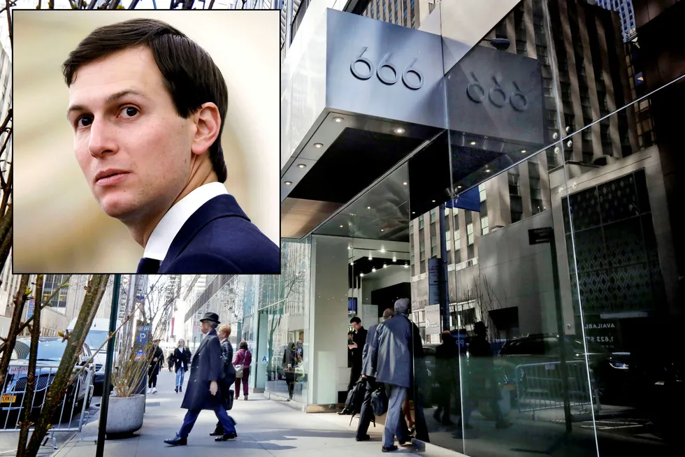 Kushner-familien er i store finansielle problemer på grunn av kjøpet av 666 Fifth Avenue. Innfelt er presidentens svigersønn, Jared Kushner. Foto: Richard Drew/AP/Jonathan Ernst/Reuters/ NTB Scanpix