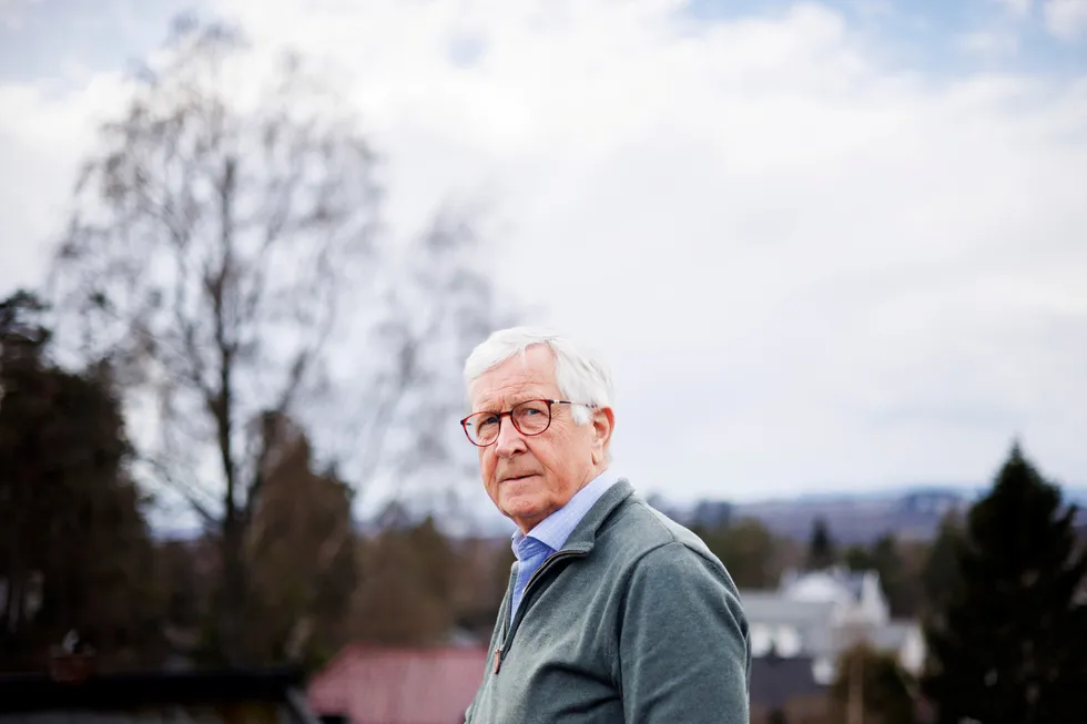 Advokat Gerhard Holm representerte tre norske statsborgere som var med å konkurrere om å sikre seg Meraker Brug i 2022. Ifølge Holm kom de med det nest høyeste budet – én milliard under hva staten la på bordet.