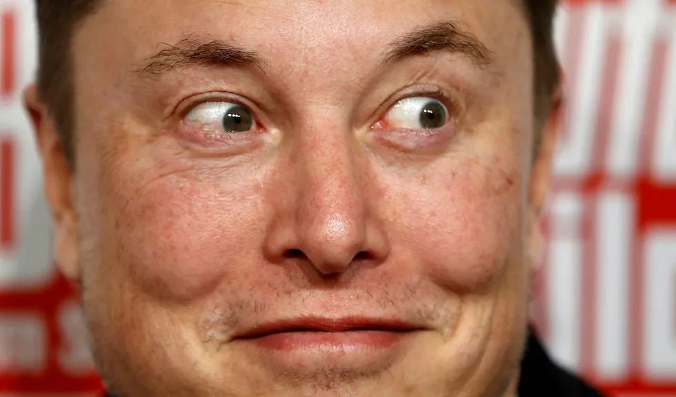 Tesla-gründer og toppsjef Elon Musk (bildet) er blitt verdens rikeste person etter at elbilprodusenten har steget voldsomt i verdi. Den erfarne aksjeforvalteren Jeremy Grantham kjører selv Tesla, men mener aksjekursen er et klart boblesignal.