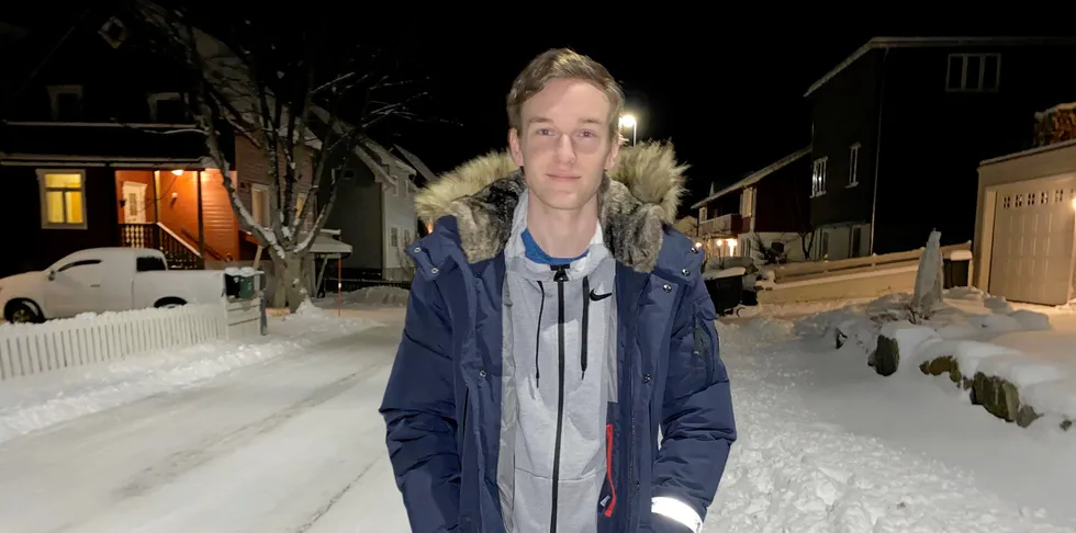 En av dem som vil jobbe i fiskeindustrien: Sander Nilsen (23) gleder seg til å begynne i ny jobb hos Berg Seafood når skreien kommer inn til Lofoten.