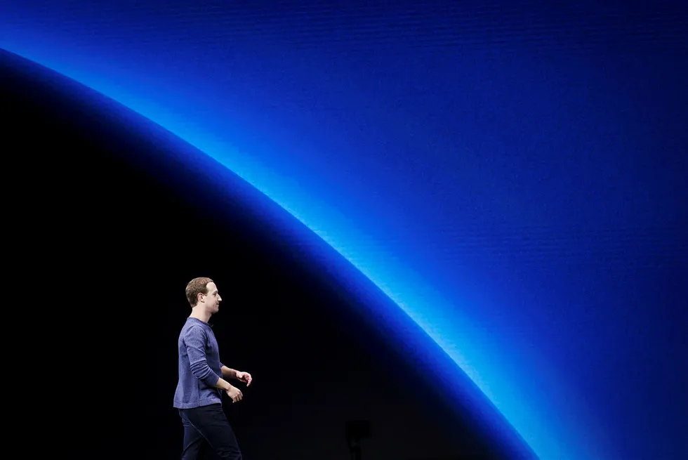 Facebook-grunnlegger Mark Zuckerberg har vært hardt presset de siste årene. Nå varsler han endringer.