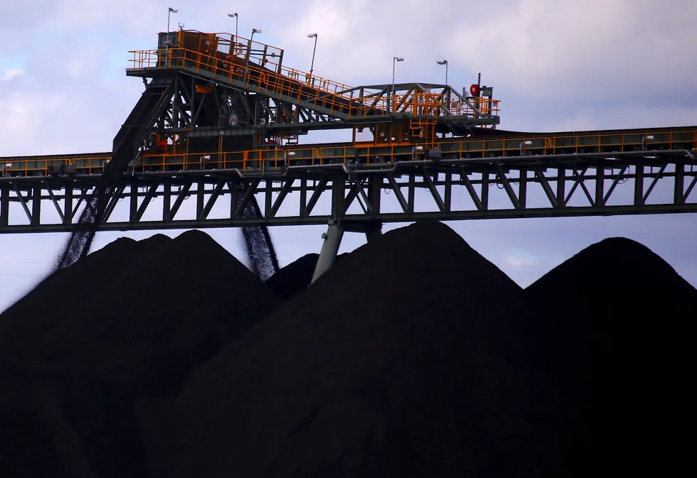 Kina er det viktigste eksportmarkedet for australsk kull. Siden i oktober har Kina innført et uoffisielt forbud på import av australsk kull og ilagt andre produkter straffetoll på inntil 212 prosent. Her fra kullgruvene ved Ulan Coal i Mudgee i Australia.
