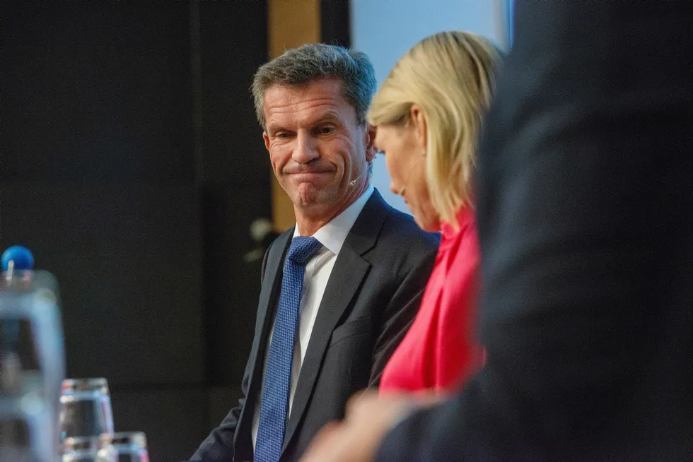 Ottar Ertzeid (til venstre) var leder for meglerhuset DNB Markets gjennom 17 år og finansdirektør i to frem til oktober 2021. Her med DNB-sjef Kjerstin Braathen under en resultatfremleggelse i 2020.