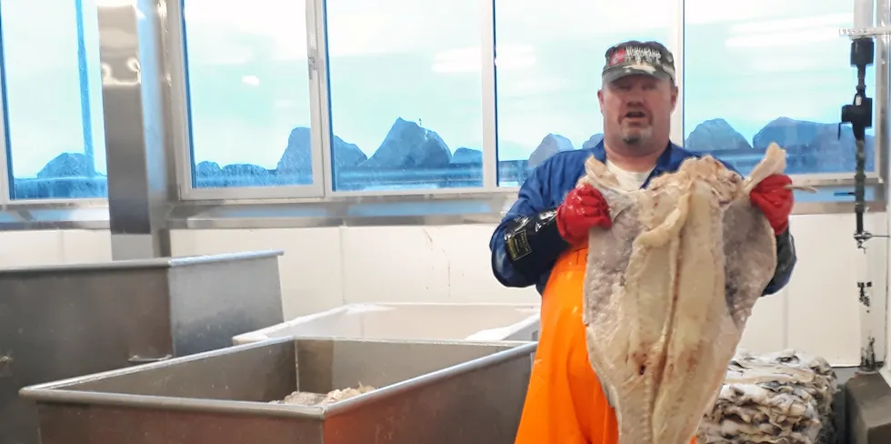 Etter to intensive jobbmåneder i fiskeindustrien, vender Tom Karoliussen tilbake til Bodø.