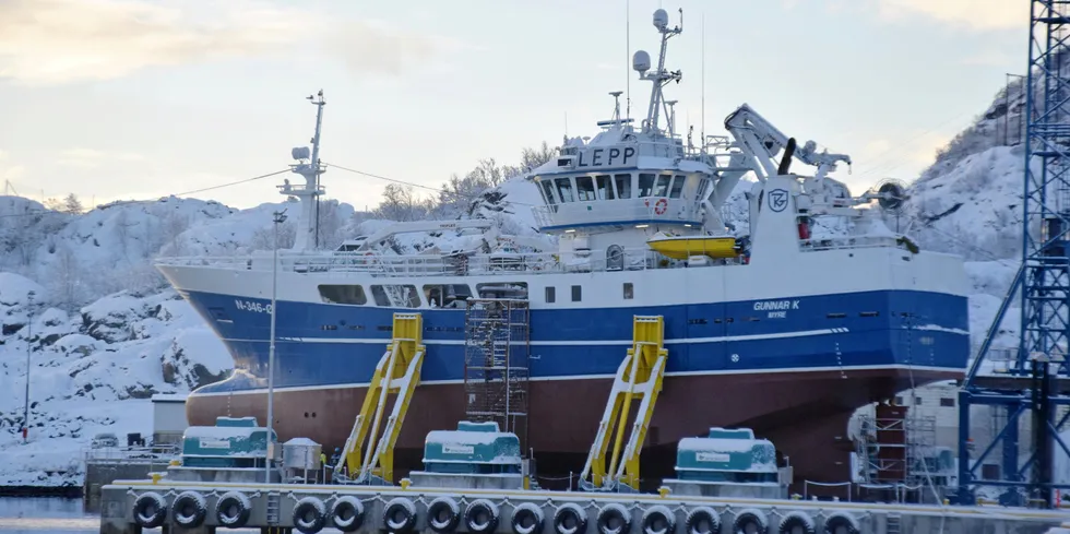 Kystnotbåten «Gunnar K» har de siste par ukene stått her på Skarviks plattformheis i påvente av en reparasjon av rorstammen.