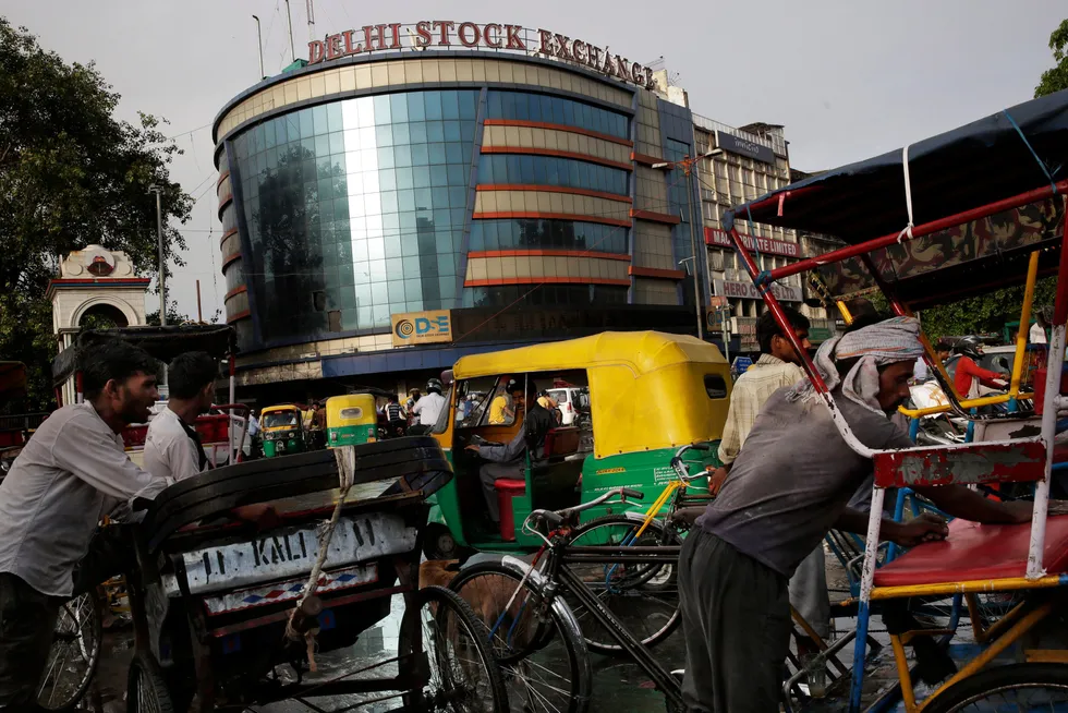 Det settes nye rekorder ved børsene i India – til tross for store problemer for den indiske økonomien.