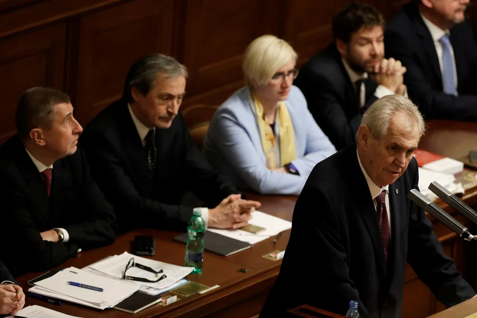 Tsjekkias president Milos Zeman under en tale i nasjonalforsamlingen tidligere denne uken. Foto: AP / NTB scanpix.