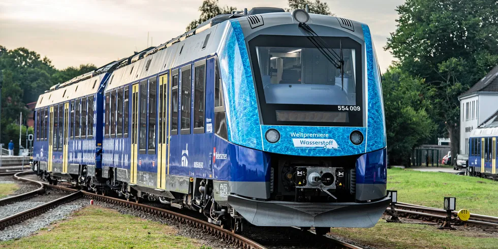 World premiere: 14 Coradia iLint to start passenger service on first 100% hydrogen operated route . Alstom Coradia iLint hydrogen train.