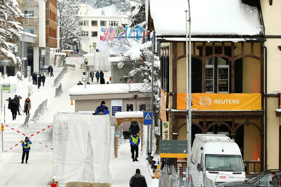 Området foran Davos Congress Centre i forkant av fjorårets World Economic Forum. Foto: RUBEN SPRICH