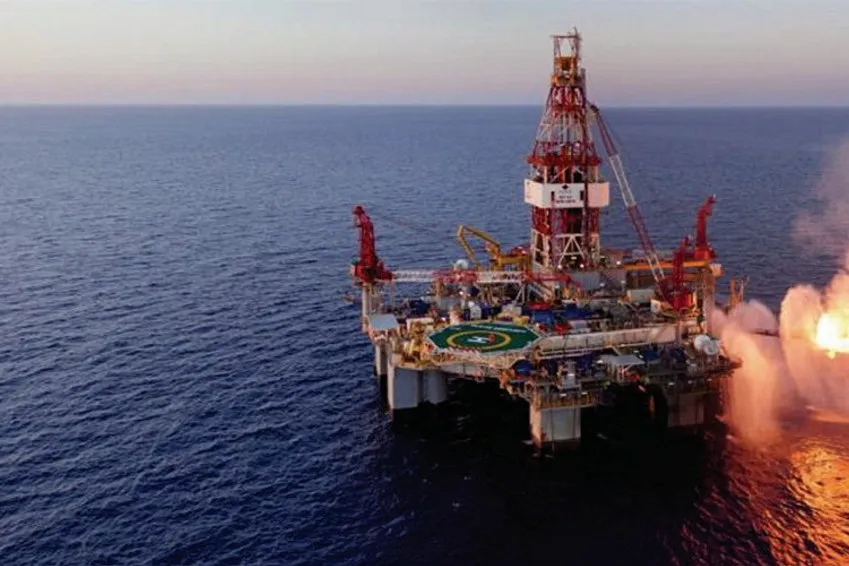 Previous drilling in the Dorado region: the semisub Ocean Monarch drilling the Roc-2 appraisal well in 2016