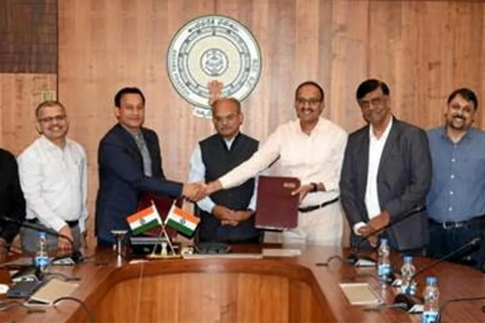 The agreement was signed by senior executives from NTPC and APIIC with government officials.