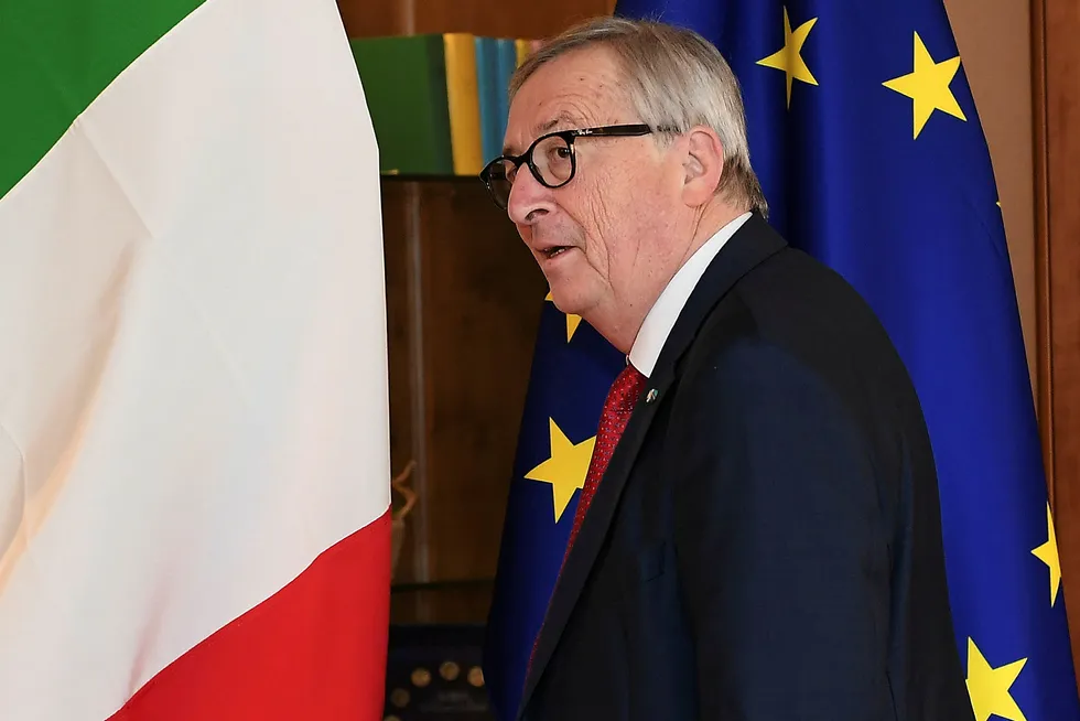 Europakommisjonens president Jean-Claude Juncker er fornøyd med å ha tatt et nytt skritt for å samle Europa.