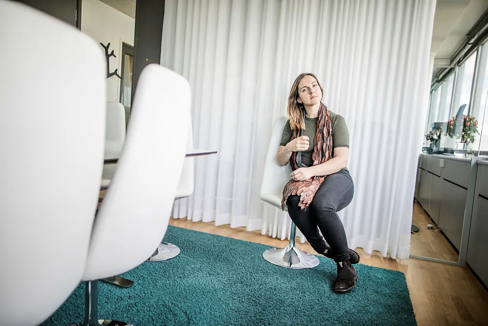 Marta Sjögren i Northzone behersker seks språk og jobber med å utvikle unge teknologiselskaper i Stockholm. Foto: Axel Öberg