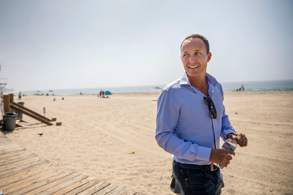 Samir Bendriss har for lengst slått seg ned med familien i sørlige California, og skal gjøre investeringer i mellomstore amerikanske bedrifter med lokale – og muligens et knippe norske – investorer. På Laguna Beach sør for Los Angeles forteller han om planene.