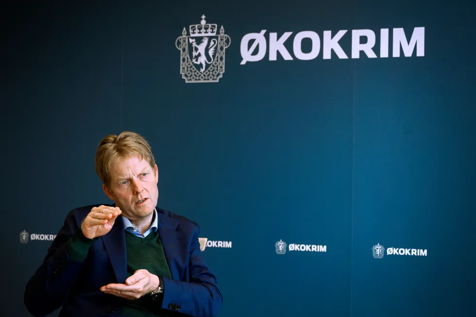 Økokrim-sjef Pål Lønseth viser hvor lite utbytte de klarer å ta inn fra hvitvasking. Nå skal det ryddes opp.