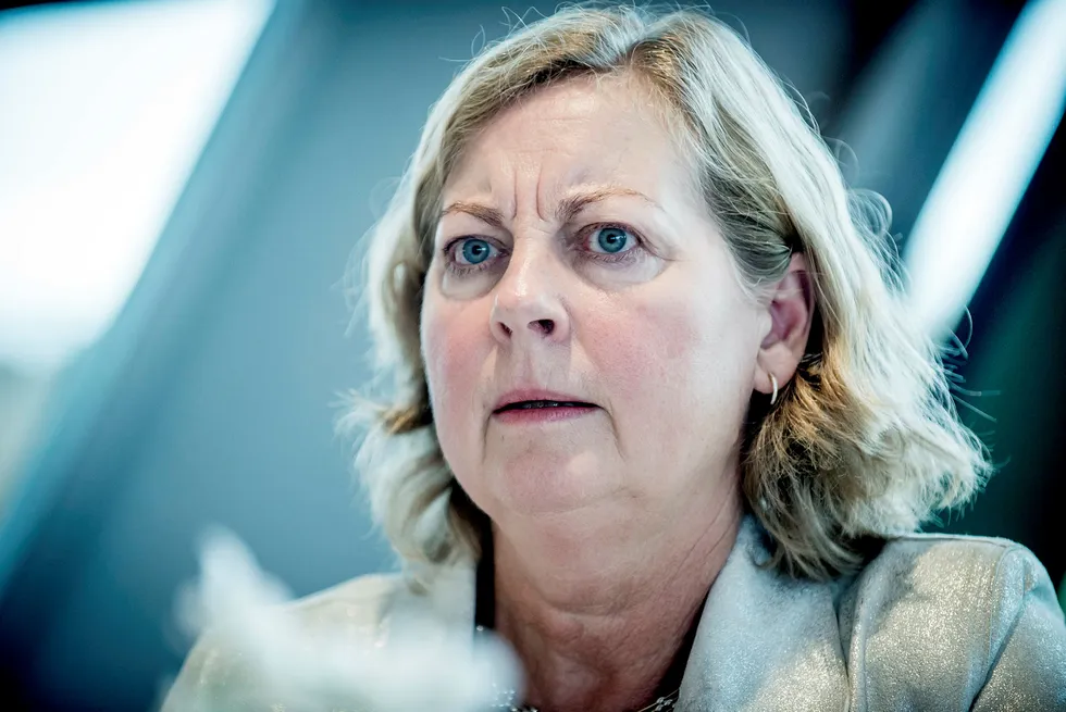 Administrerende direktør i Telenor Norge, Berit Svendsen, beklager at Telenor må legge ned kundeserviceavdelingen i Harstad. 81 ansatte mister jobben fra 1. januar. Foto: Gorm K. Gaare