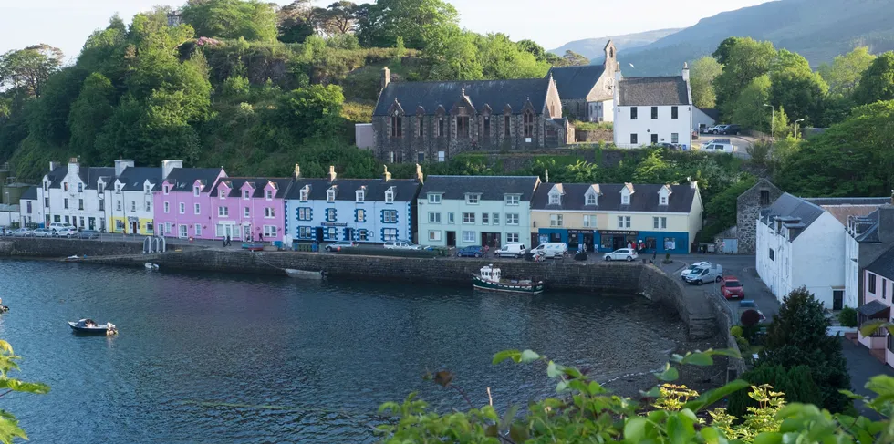 Bakkafrost has engaged specialist personnel to address a gas leak that emerged as part of its recovery effort of a sunken barge at Portree harbor on the Isle of Skye, Scotland.