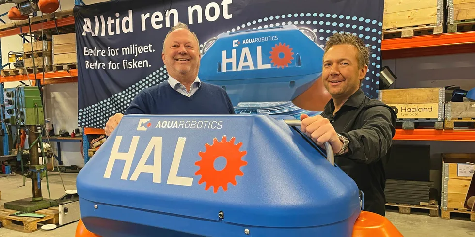 . Knut Molaug, til venstre, lar Kjetil S. Njærheim få grep om kommersialiseringen av Aqua Robotics.