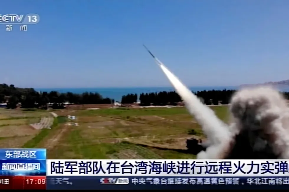 Flere serier med ballistiske missiler er torsdag avfyrt fra Kina, ifølge forsvarsdepartementet på Taiwan.