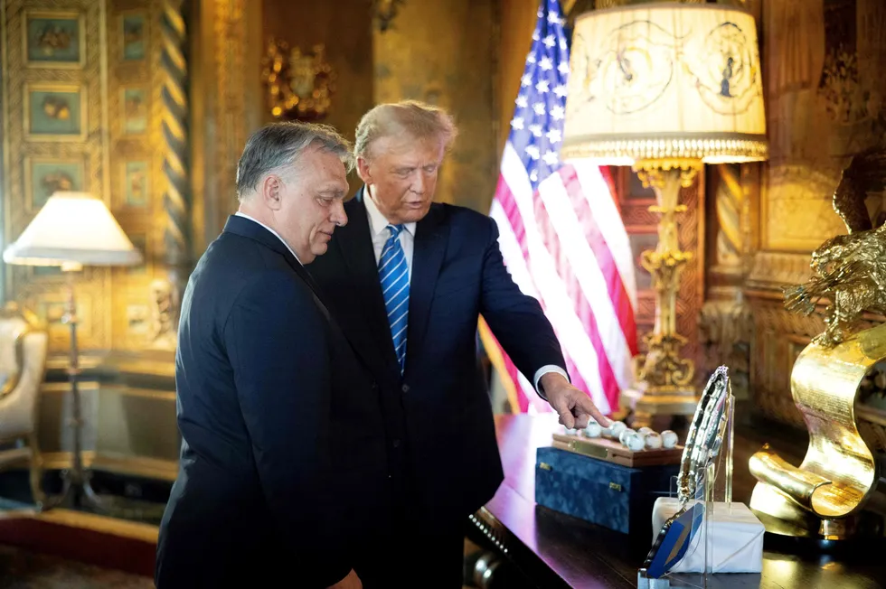 Ungarns statsminister Viktor Orban på privat besøk hos Donald Trump 8. mars.