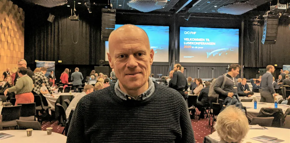 Ketil Rykhus i Sjømat Norge kunngjorde bransjeorganisasjonens nye veileder for oppdrettere ved Lusekonferansen 2020.