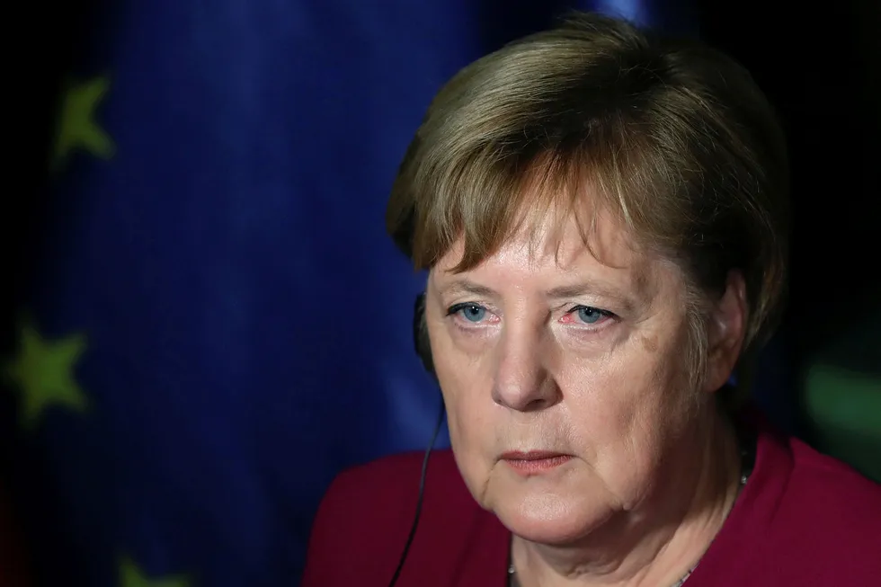 Angela Merekel har ingen grunn til å smile etter valgresultatet i delstaten Hessen søndag.