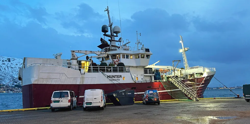 Sjøfartsdirektoratet har lenket «Hunter» til kai, her fotografert ved kai i Tromsø. Også snøkrabbebåten «Sea Hunter» er lenket til kai. Begge eies av Havøy Kystfiske.