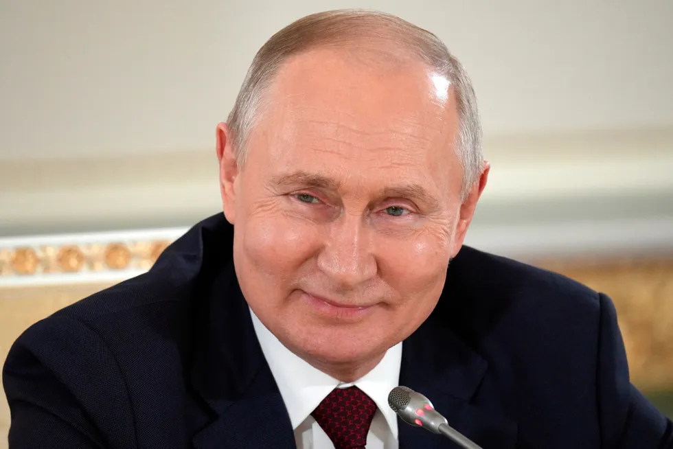 Så sent som 29. juli kostet president Vladimir Putin på seg et smil.