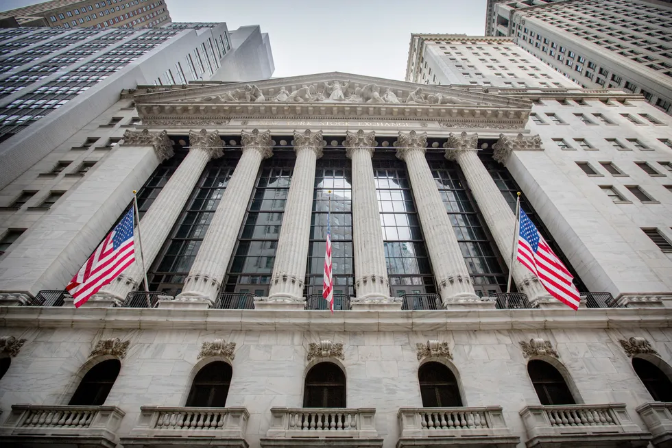 Fond som er «mørkegrønne» ut fra EUs nye regler, eier så å si alle aksjene i verden, skriver Trym Riksen. Bildet: New York Stock Exchange.