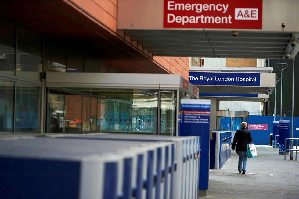 I mai i år ble flere dusin enheter i Storbritannias statlige helsevesen (NHS) offer for løsepengeangrepet WannaCry, som deretter spredte seg lynraskt over hele verden. Her fra The Royal London Hospital i London. Foto: Niklas Halle'n/AFP/NTB Scanpix