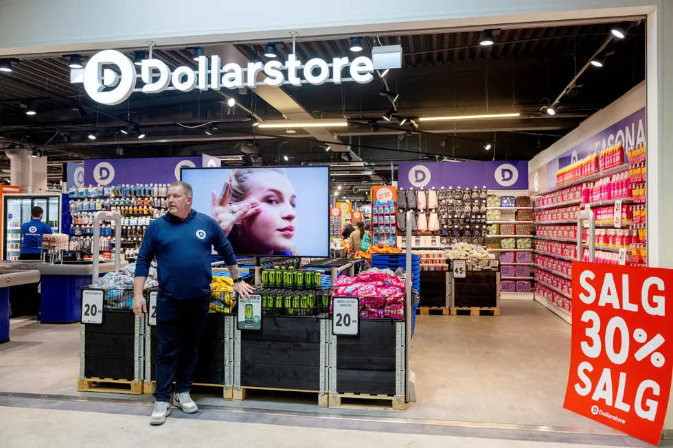 Dollarstore-gründer Gudmundur Ås har bygget en kjede med 27 butikker. Her er han i butikken på Alti Buskerud like i nærheten av hovedkontoret i Hokksund.