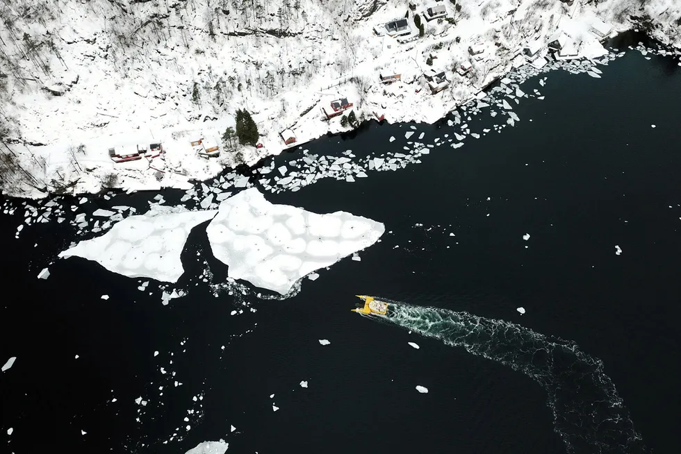 «Is-knekkeren» til Dåfjorden slipp rydder vei i islagte fjorder og havner, med en brøkdel av ressursbruken til konkurrentene.