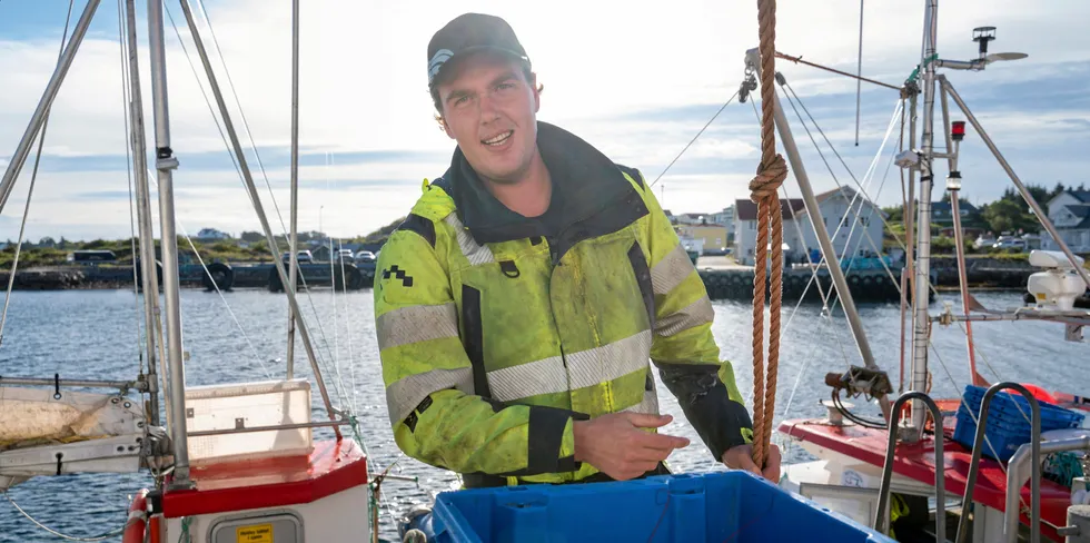 Johan Magnar Wågø (26) fra Frøya har nylig kjøpt sin aller første fiskebåt. Jobben han hadde i oppdrettsselskapet Måseval sa han opp for å forfølge drømmen om å bli fisker.