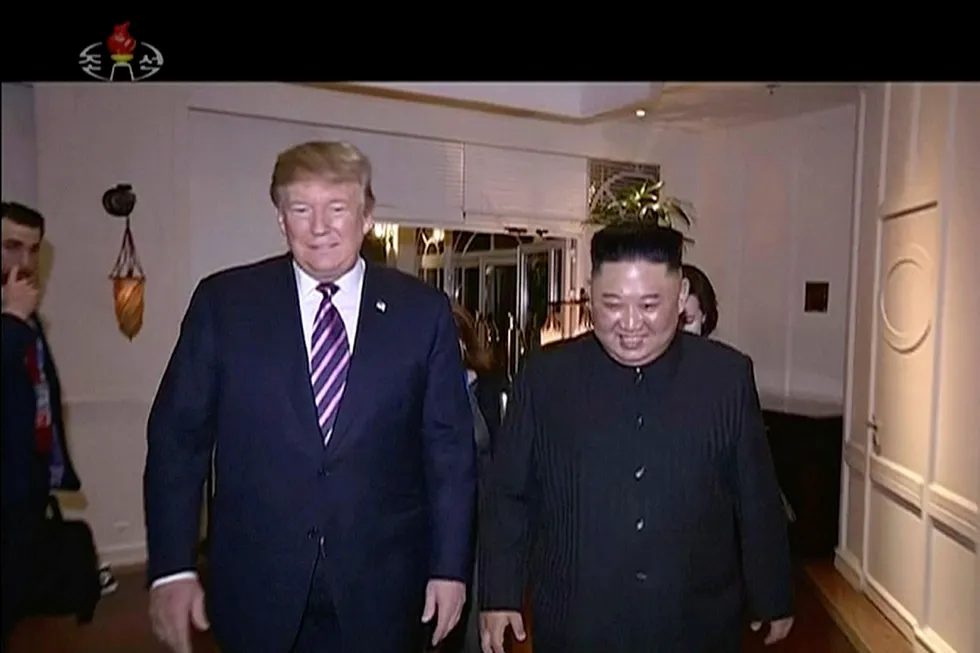 Stemningen mellom Donald Trump og Kim Jong-un var god her i Vietnam, som dette bildet fra en video som det nordkoreanske nyhetsbyrået KRT har sendt ut. Ingenting konkret kom ut av møtene i Vietnam i begynnelsen av mars.