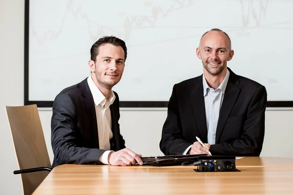 Styreleder og investor Espen Grønstad i Investtech Invest mener avkastningen de siste årene viser at teknisk analyse fungerer. Geir Linløkken (til høyre) er en av tre forvaltere i selskapet. Foto: Bjørg Hexeberg