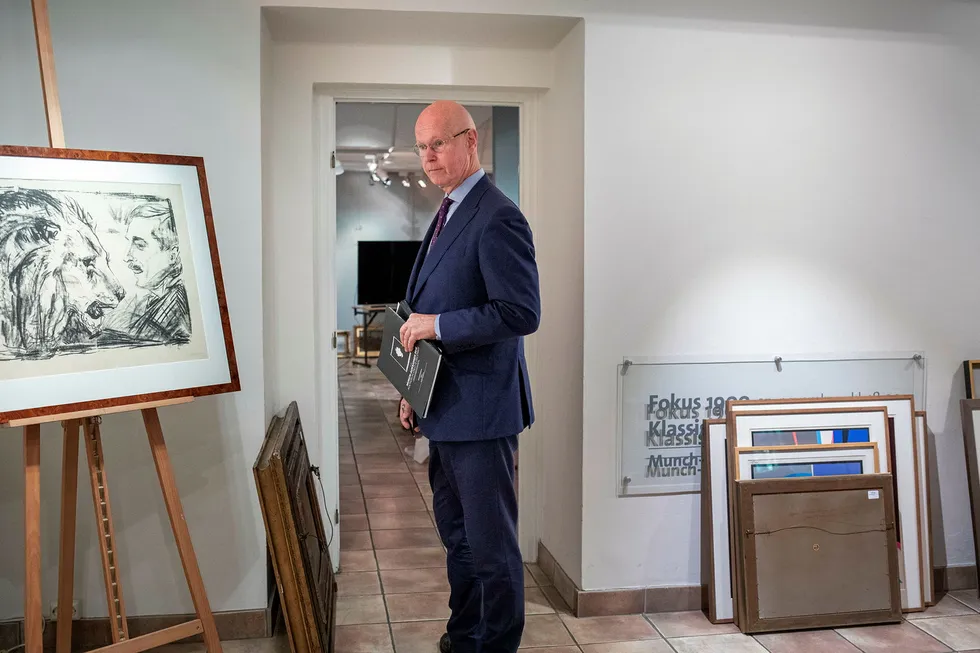 Hans Richard Elgheim i Grev Wedels Plass Auksjoner sier han fikk vite om Uppstrøms tilknytning til Warhol-bildet i etterkant av innleveringen, men før «Mona Lisa» ble solgt på auksjon.