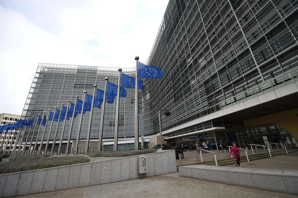 Mer makt samles i Europakommisjonens hovedkvarter i Brussel. Hvor stort problem er det?