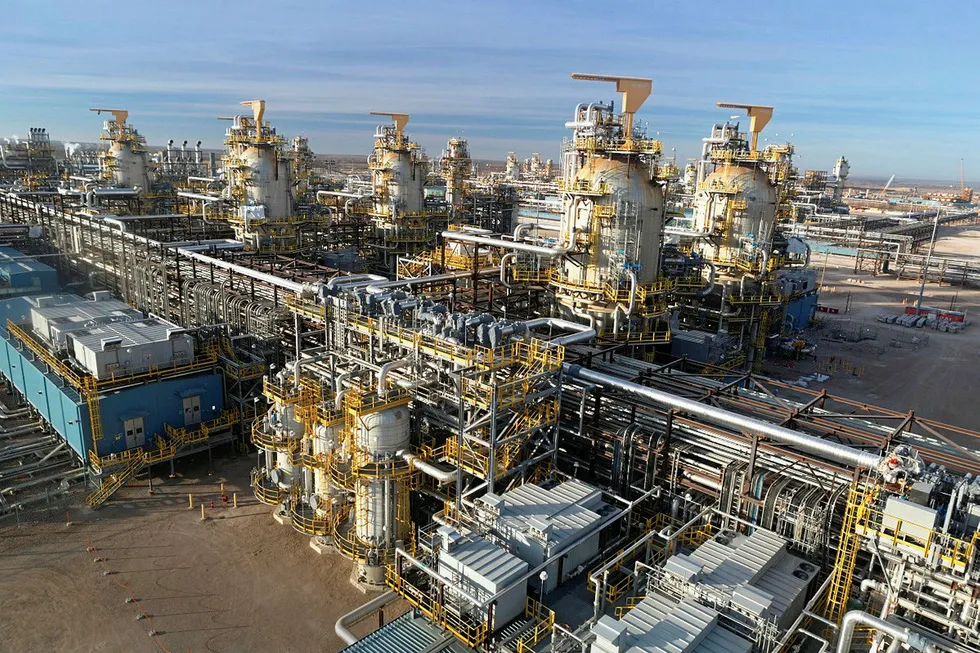 Imperial Oil: Kearl oil sands facility