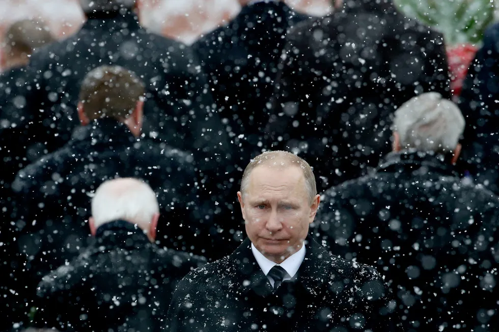 Russlands president Vladimir Putin møter hard motstand i Ukraina. Vestens økonomiske krigføring mot Russland kan også gjøre han mer upopulær på hjemmebane.