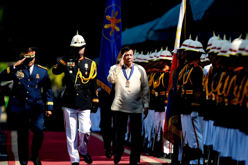 Filipinenes president Rodrigo Duterte er kjent for sin kontroversielle krig mot narkotika, men landets økonomi går på skinner. Foto: Noel Celis/AFP/NTB Scanpix