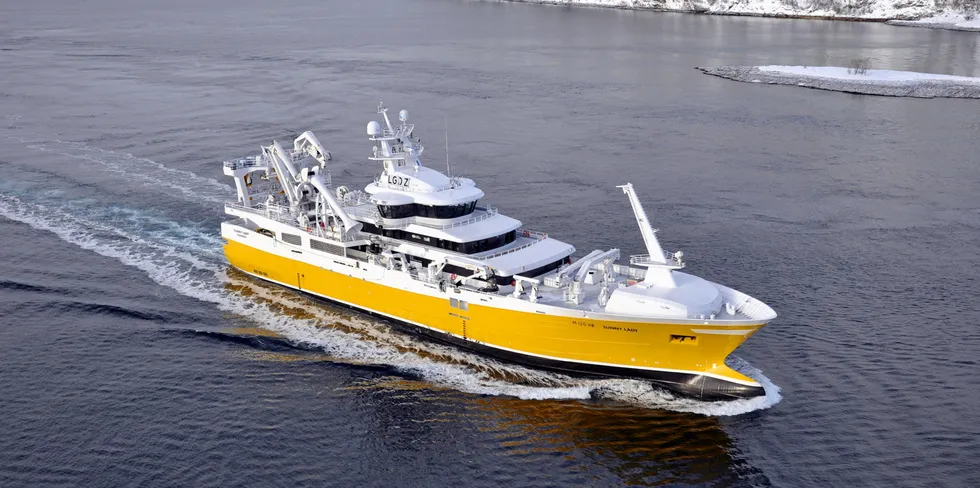 «Sunny Lady» leverte det som ble årets siste loddefangst fra Barentshavet. Nå er totalkvoten oppfisket.