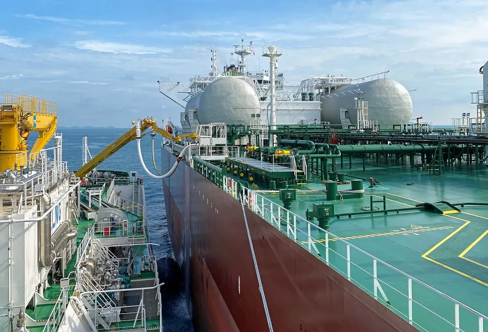 Landmark operation: Shell’s Pacific Emerald is first oil tanker to be LNG-bunkered in Singapore