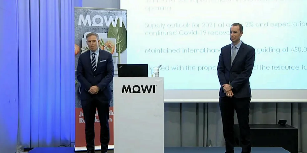 Konsernsjef Ivan Vindheim (t.v.) og finansdirektør Kristian Ellingsen i Mowi avholdt presentasjonen av førstekvartalsresultatet digitalt