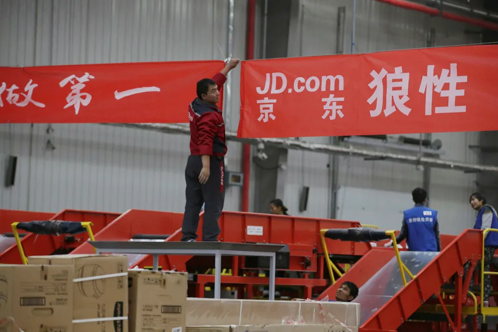 Netthandelselskapet JD.com skal etablere et dronenettverk som skal dekke en radius på 300 kilometer i provinsen Shaanxi nord i Kina. Foto: JASON LEE/Reuters/NTB Scanpix