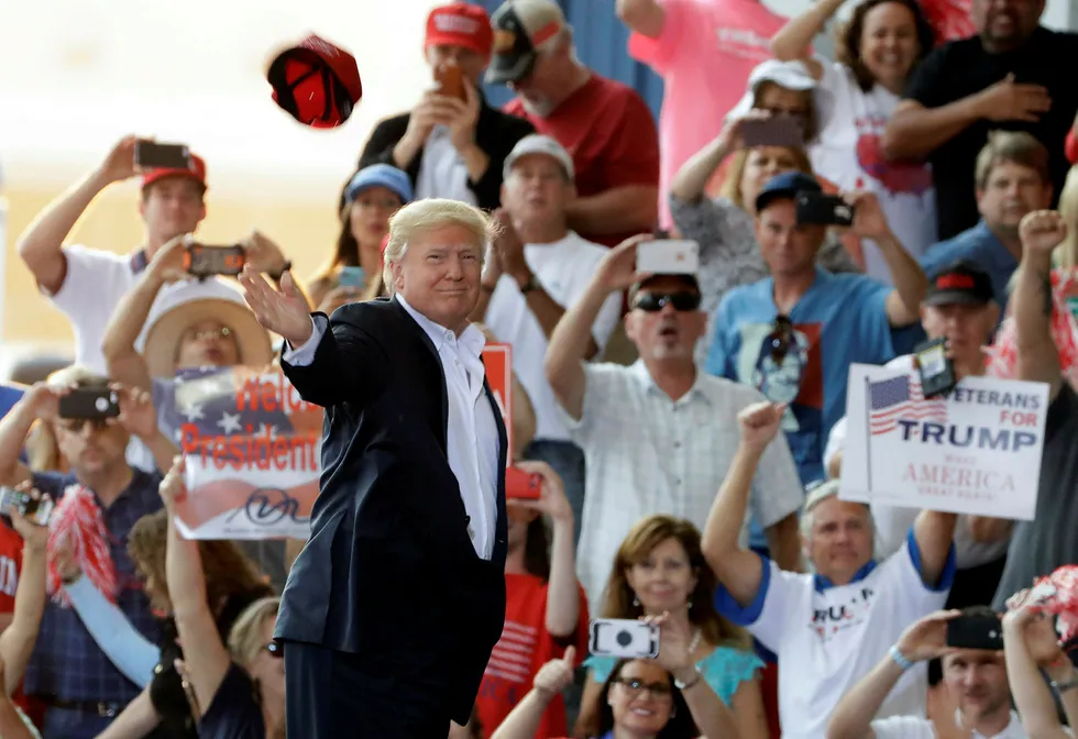 USAs president Donald J. Trump har lovet å skape jobber og gjøre USA «stort igjen». Fredag kommer første tegn på hvordan det går. Foto: Chris O'Meara/AP/NTB Scanpix